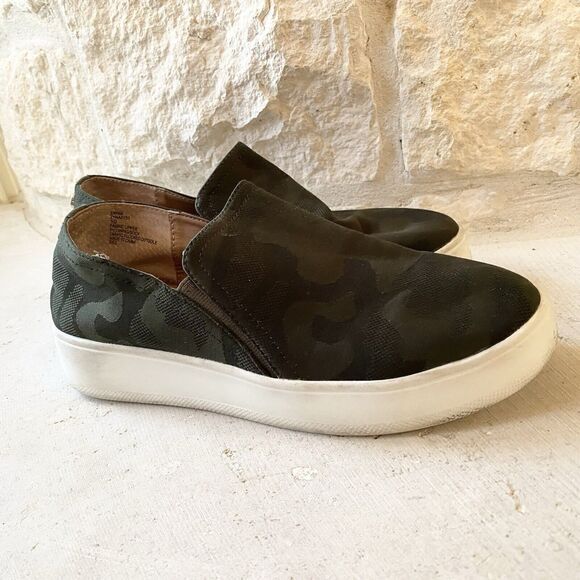 Steve Madden Zayna Platform Slip On Sneakers Green Camouflage Women's Size 10 - Picture 3 of 9